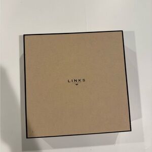 Links of London Beige Jewelry Box with silver circle of rings necklace